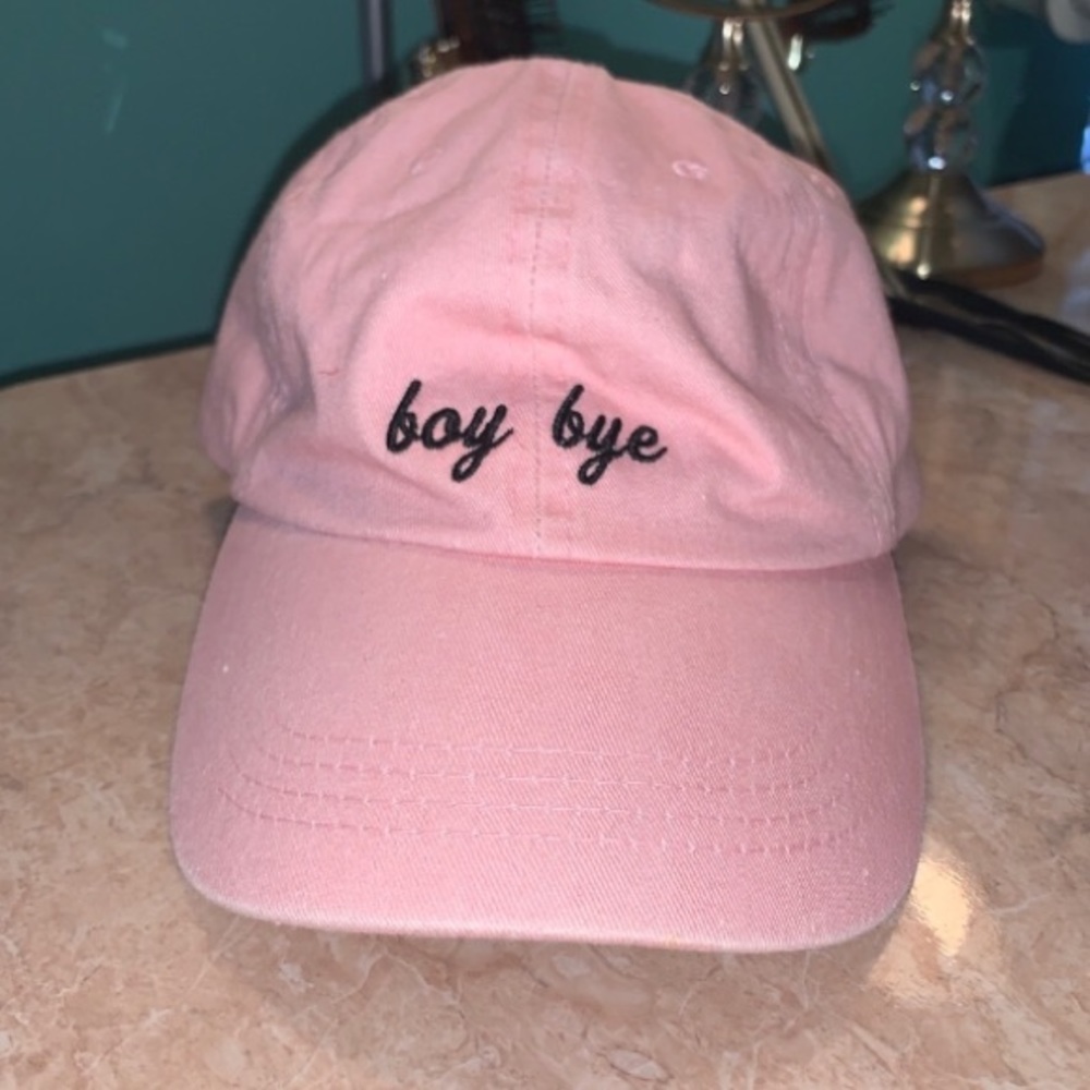 Statement hat